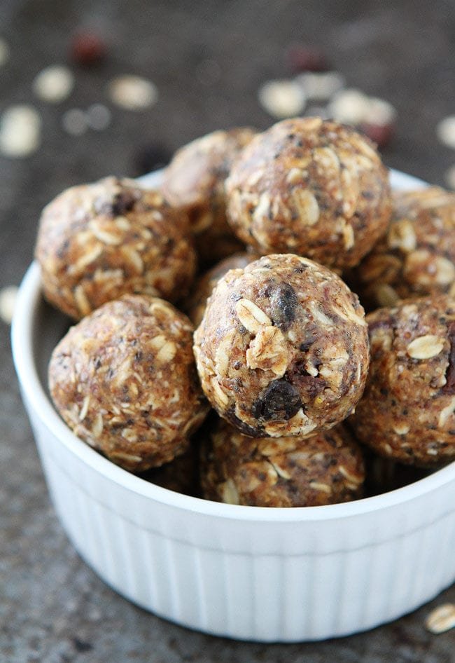No-Bake Oatmeal Raisin Cookie Energy Bites Recipe on twopeasandtheirpod.com These easy oatmeal raisin cookie energy bites only take minutes to make and are a great healthy snack or dessert. No-Bake Oatmeal Raisin Cookie Energy Bites Recipe