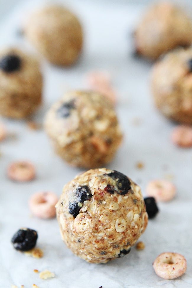 No-Bake Berry Energy Bites Recipe on twopeasandtheirpod.com Kids and adults love these easy and healthy energy bites. No-Bake Berry Energy Bites Recipe