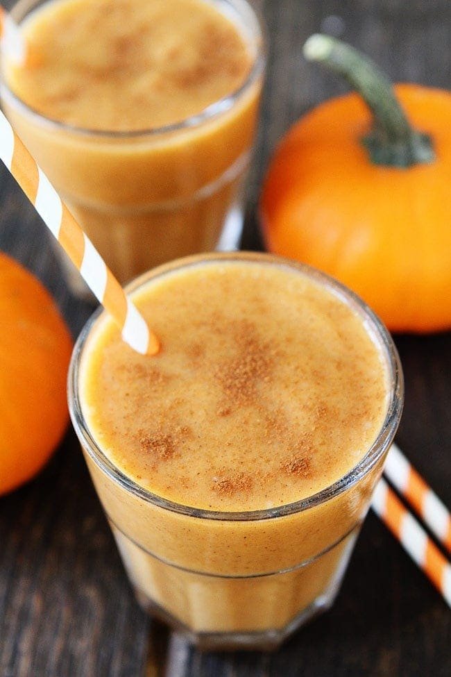 Pumpkin Pie Smoothie Recipe on twopeasandtheirpod.com If you like pumpkin pie, you will love this easy smoothie! It is the perfect fall smoothie! Pumpkin Pie Smoothie Recipe
