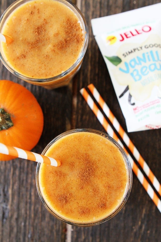 Pumpkin Pie Smoothie Recipe on twopeasandtheirpod.com If you like pumpkin pie, you will love this easy smoothie! It is the perfect smoothie for fall! Pumpkin Pie Smoothie Recipe
