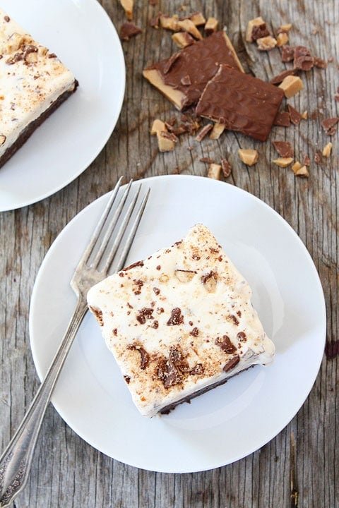 Toffee Ice Cream Brownie Bars Recipe on twopeasandtheirpod.com. I love that this dessert can be made in advance and it feeds a crowd! Toffee Ice Cream Brownie Bars Recipe on twopeasandtheirpod.com. I love that this dessert can be made in advance and it feeds a crowd!