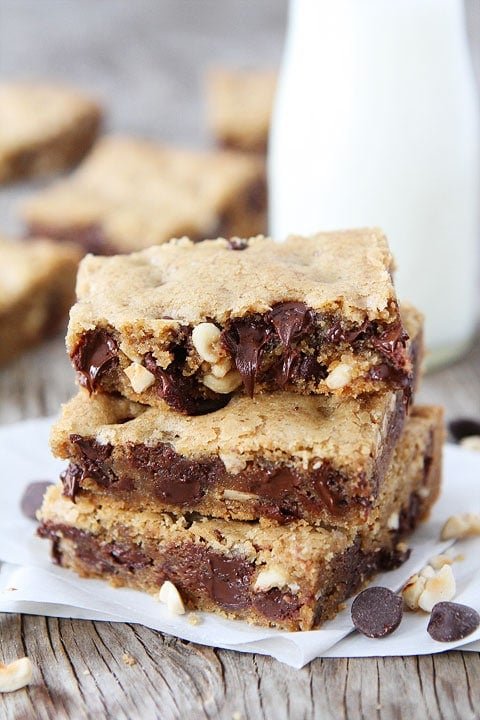 Brown Butter Chocolate Chip Hazelnut Cookie Bar Recipe | Two Peas and Their Pod Brown Butter Chocolate Chip Hazelnut Cookie Bar Recipe on twopeasandtheirpod.com