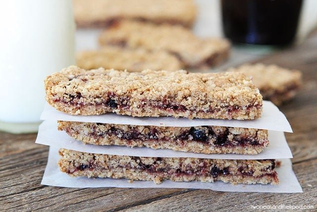 Homemade Fruit-Filled Bars on twopeasandtheirpod.com #recipe Homemade Fruit-Filled Bars on twopeasandtheirpod.com #recipe