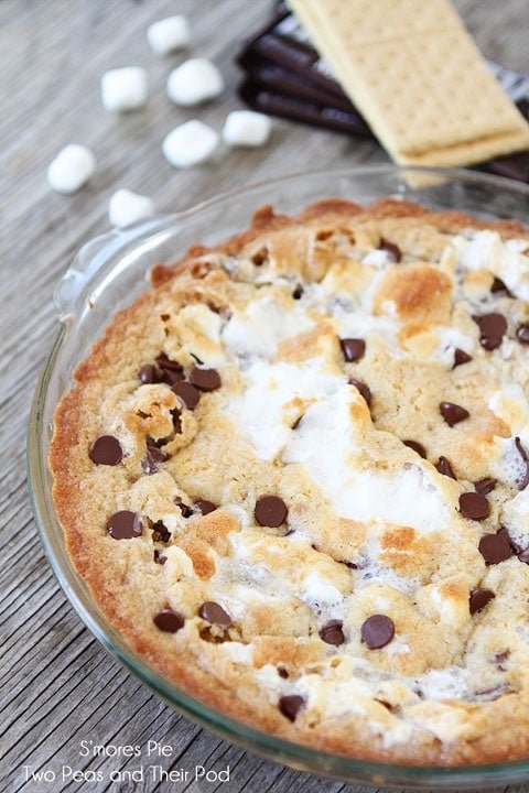 S'mores Pie Recipe on twopeasandtheirpod.com Ooey, gooey, and divine dessert! S'mores Pie Recipe on twopeasandtheirpod.com Ooey, gooey, and divine dessert!