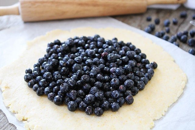 Blueberry-Almond-Streusel-Galette-2