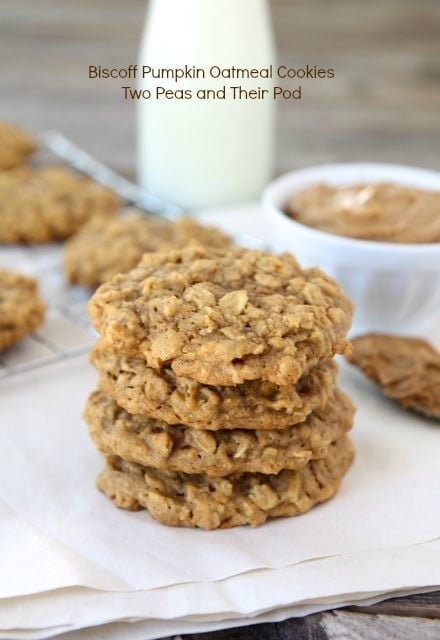 Biscoff Pumpkin Oatmeal Cookies | Two Peas and Their Pod | www.twopeasandtheirpod.com #recipe #cookies #pumpkin