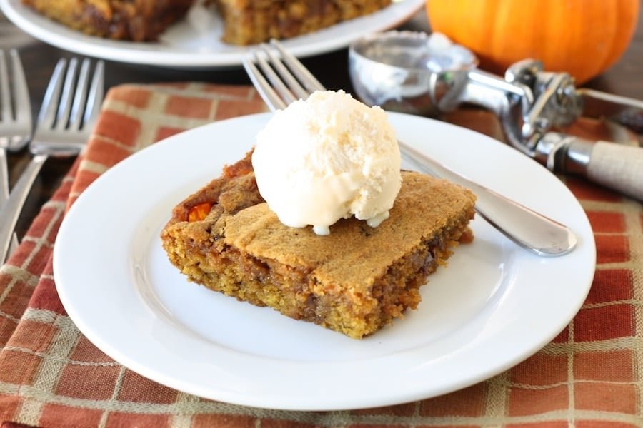 TKBlog-Ooey-Gooey-Caramel-Pumpkin-Blondies15