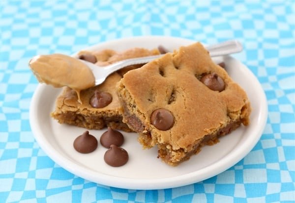peanut-butter-chocolate-chip-blondies1