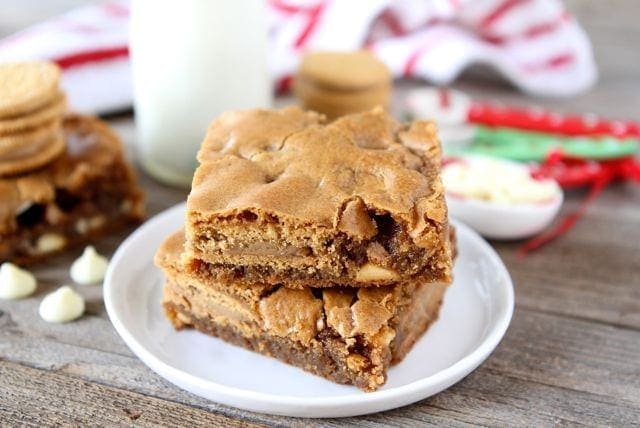 Gingerbread Oreo Blondies from www.twopeasandtheirpod.com #recipe #Oreo