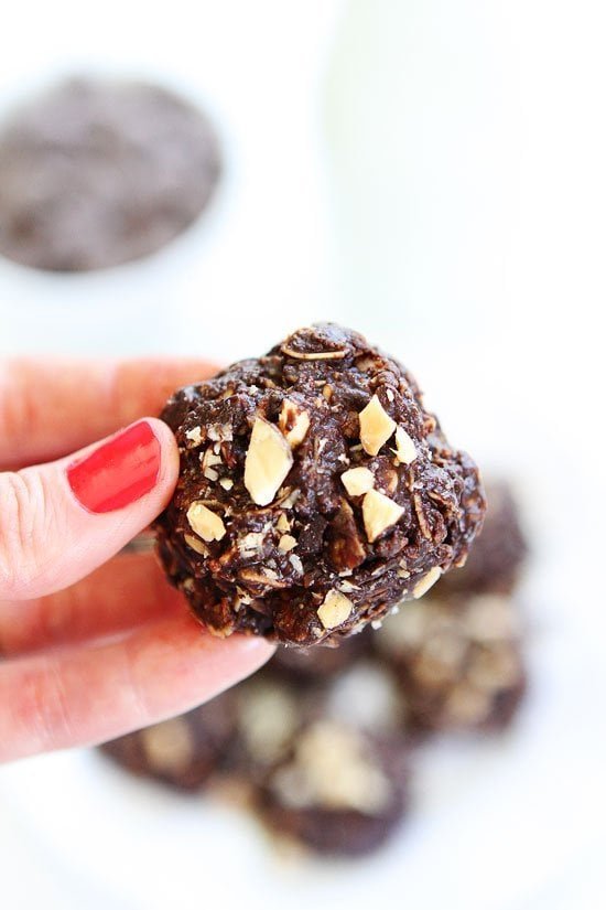 No-Bake Dark Chocolate Almond Cookie Recipe on twopeasandtheirpod.com These easy and healthy no-bake cookies only take 15 minutes to make! They are the perfect healthy treat! No-Bake Dark Chocolate Almond Cookie Recipe