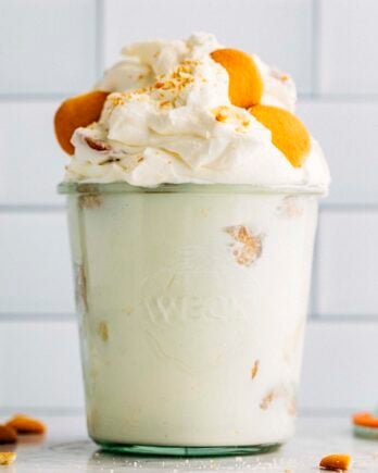 photo of a heaping small batch banana pudding in a pint jar