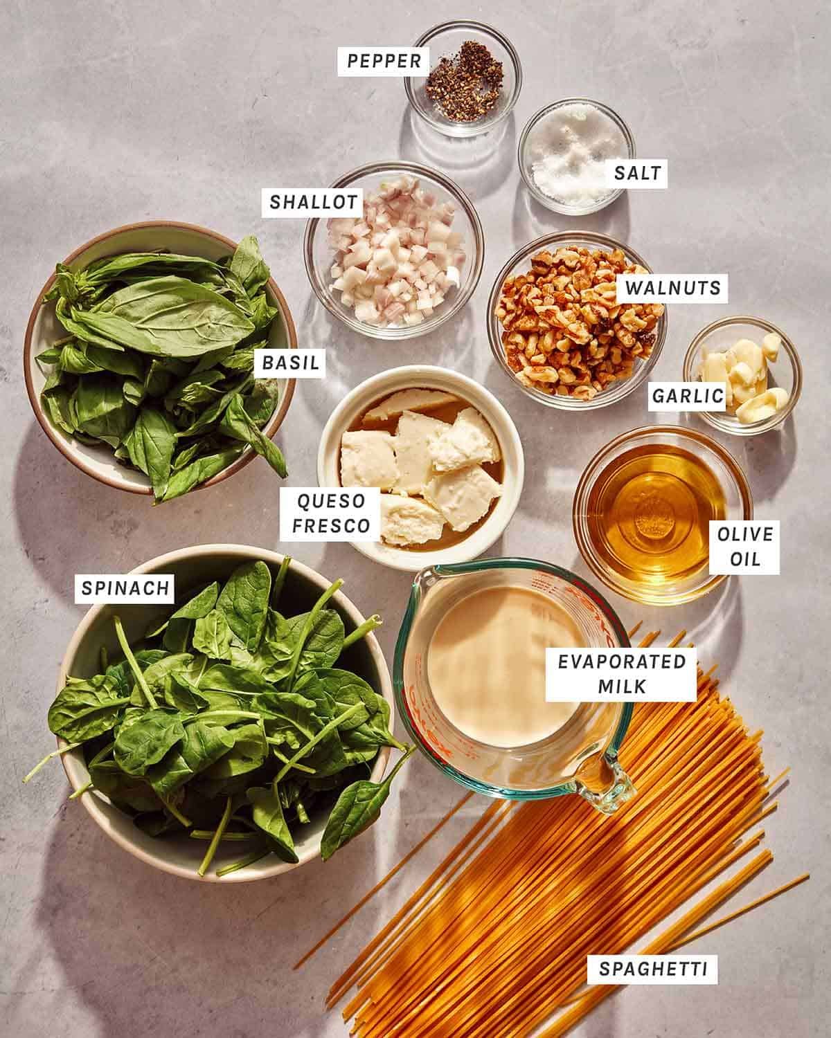 Ingredients to make Tallarines Verde.